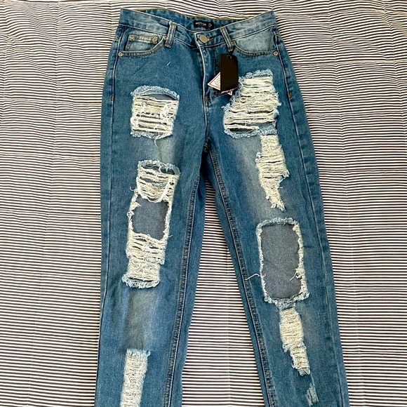 NWT: Nasty Gal Ripped Cropped Jeans - Picture 1 of 3